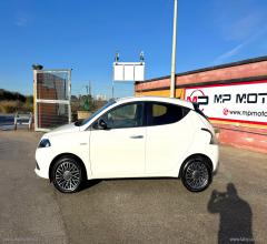 Auto - Lancia ypsilon gold hybrid 1.0 70cv