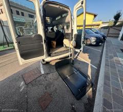 Auto - Fiat doblÃ² 1.6 mjt 120 cv lounge - pedana disabili