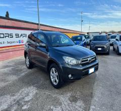 Auto - Toyota rav4 luxury 2.2 d-4d 177cv