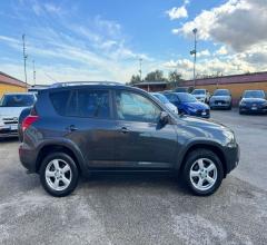 Auto - Toyota rav4 luxury 2.2 d-4d 177cv