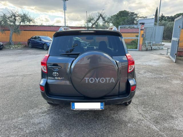 Auto - Toyota rav4 luxury 2.2 d-4d 177cv