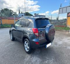 Auto - Toyota rav4 luxury 2.2 d-4d 177cv