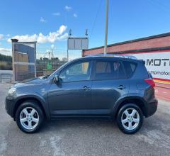 Auto - Toyota rav4 luxury 2.2 d-4d 177cv