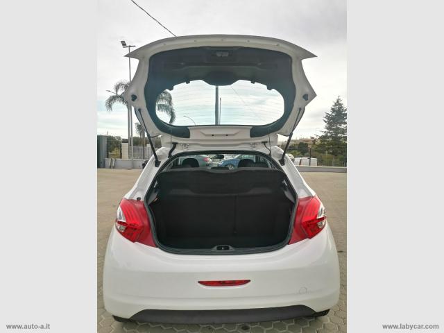 Auto - Peugeot 208 1.4 vti 95 cv 5p. gpl active