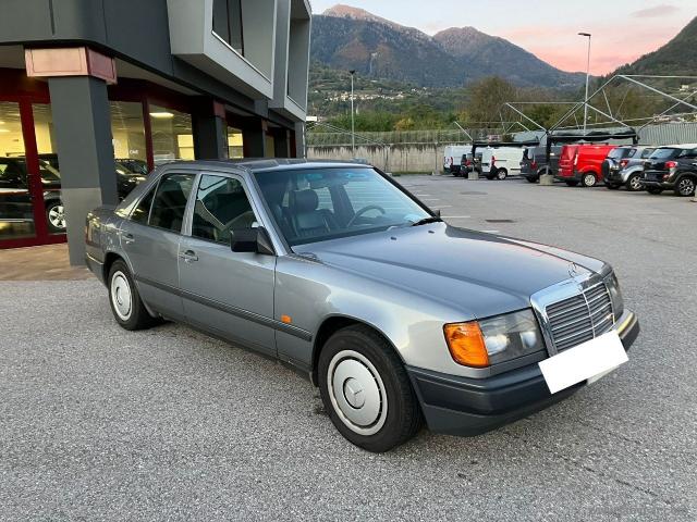 Auto - Mercedes-benz 200 e 2.0 bz 122cv 90kw 4 porte