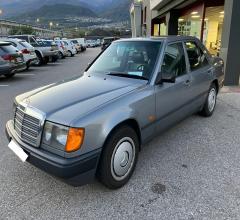 Auto - Mercedes-benz 200 e 2.0 bz 122cv 90kw 4 porte