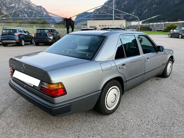 Auto - Mercedes-benz 200 e 2.0 bz 122cv 90kw 4 porte