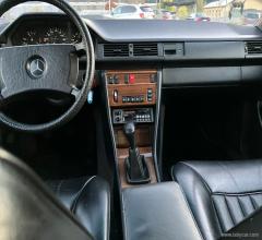 Auto - Mercedes-benz 200 e 2.0 bz 122cv 90kw 4 porte