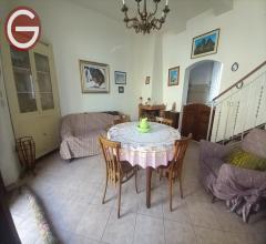 Appartamenti in Vendita - Casa indipendente in vendita a cinquefrondi centrale