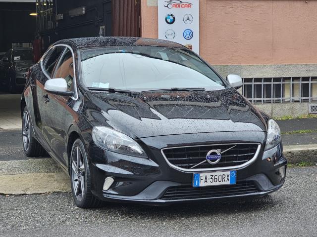 Volvo v40 d3 geartronic r-design