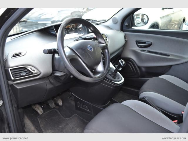 Auto - Lancia ypsilon 1.2 69 cv 5p. s&s gold