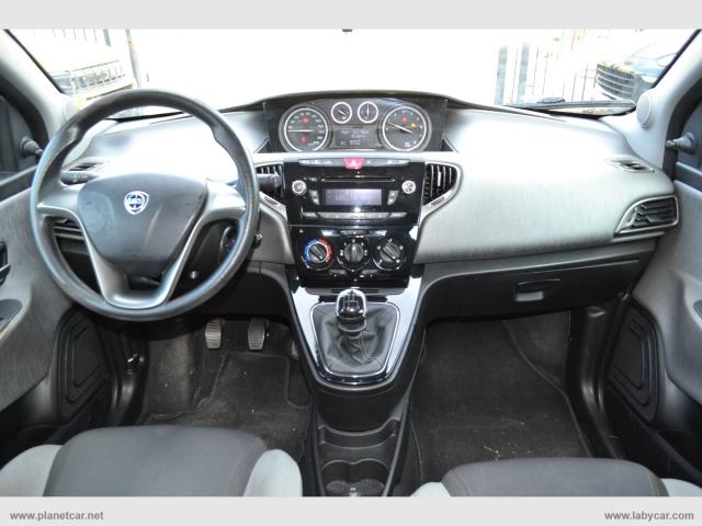 Auto - Lancia ypsilon 1.2 69 cv 5p. s&s gold