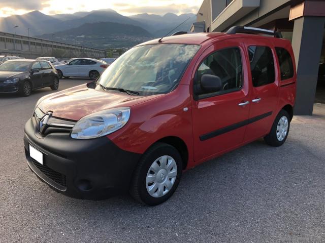 Auto - Renault kangoo 1.2 tce 115 cv 5p.