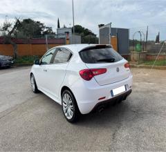 Auto - Alfa romeo giulietta distinctive 1.6 mj 120cv