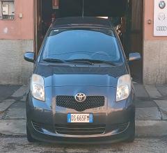 Auto - Toyota yaris 1.0 5p. sol