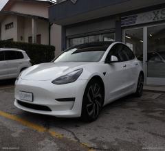 Auto - Tesla model 3 performance dual motor awd