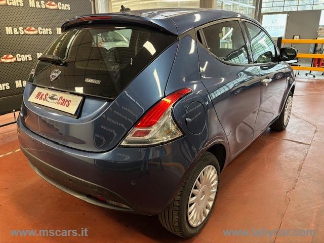 Auto - Lancia ypsilon 1.0 firefly 5p.s&s hybrid silver