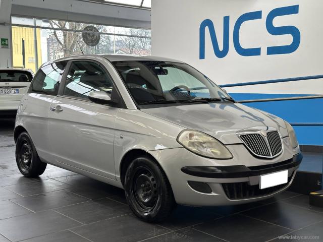 Auto - Lancia ypsilon 1.2 argento