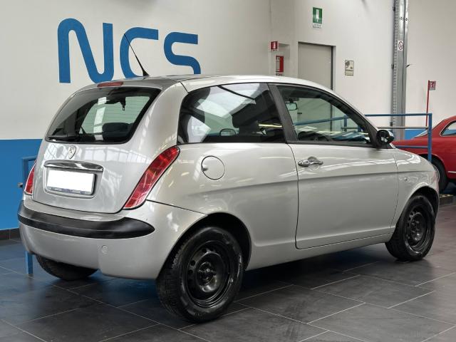 Auto - Lancia ypsilon 1.2 argento