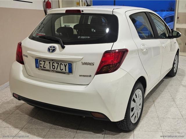 Auto - Toyota yaris 1.5 hybrid 5p. lounge