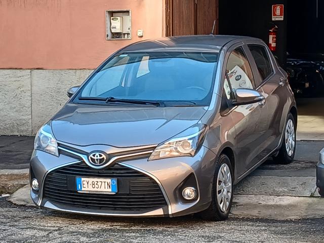 Auto - Toyota yaris 1.0 5p.