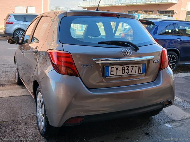 Auto - Toyota yaris 1.0 5p.