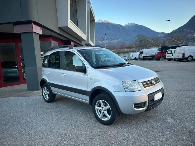 Auto - Fiat panda 1.2 4x4 climbing