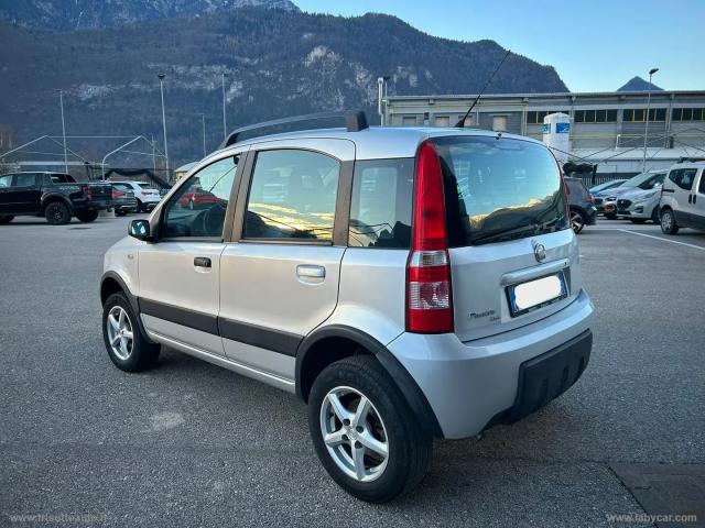 Auto - Fiat panda 1.2 4x4 climbing