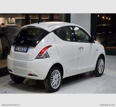 Auto - Lancia ypsilon 1.2 69 cv 5p. gpl ecochic silver