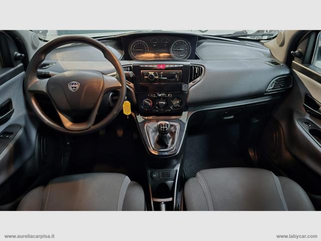 Auto - Lancia ypsilon 1.2 69 cv 5p. gpl ecochic silver