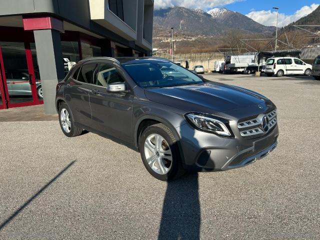 Auto - Mercedes-benz gla 220 d 4matic 170cv