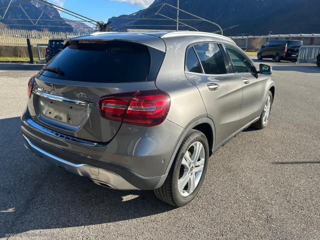 Auto - Mercedes-benz gla 220 d 4matic 170cv