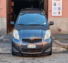 Auto - Toyota yaris 1.0 3p.