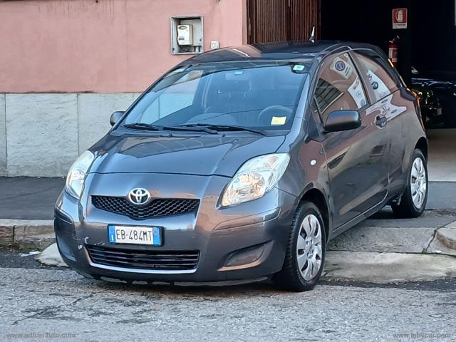 Auto - Toyota yaris 1.0 3p.