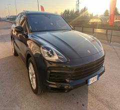 Auto - Porsche cayenne 3.0 v6