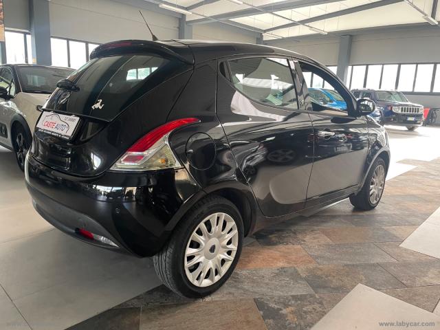 Auto - Lancia ypsilon 1.2 69 cv 5p. gold