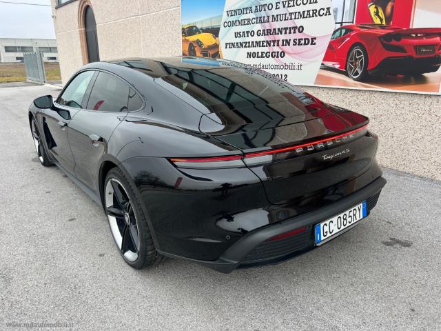 Auto - Porsche taycan 4s