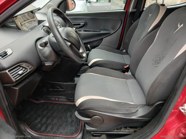 Auto - Lancia ypsilon 1.2 69 cv 5p.