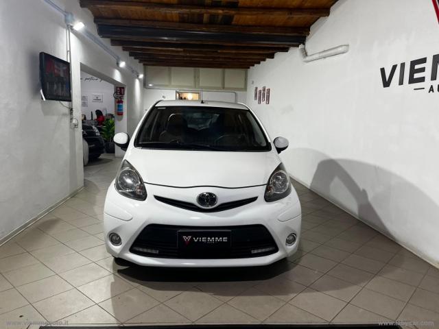 Auto - Toyota aygo 1.0 12v vvt-i 5p. cool soda conn.