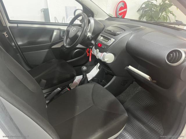 Auto - Toyota aygo 1.0 12v vvt-i 5p. cool soda conn.