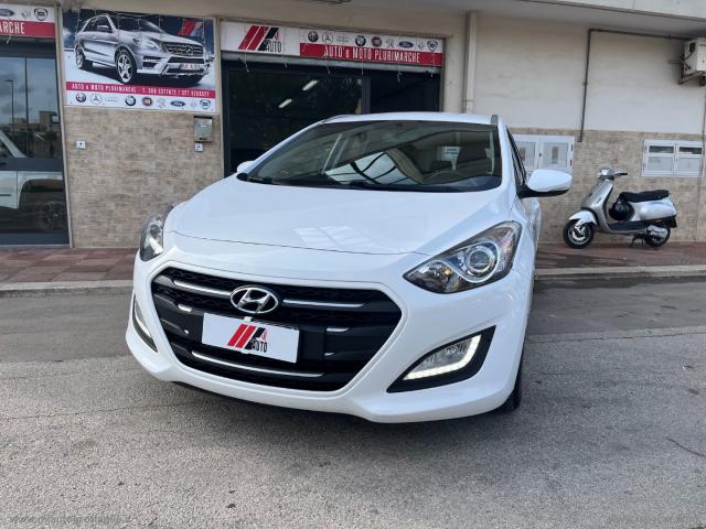 Auto - Hyundai i30 wagon 1.6 crdi comfort