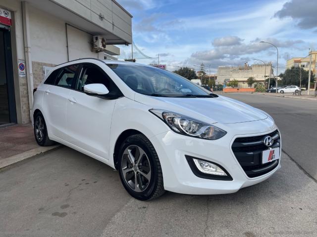 Auto - Hyundai i30 wagon 1.6 crdi comfort