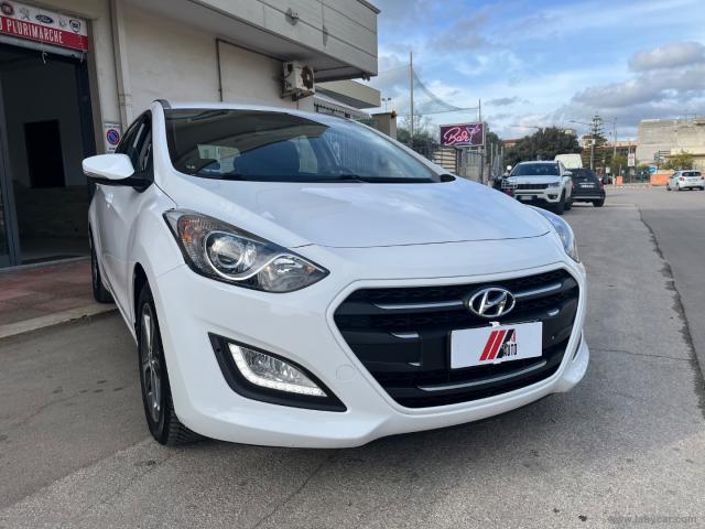 Auto - Hyundai i30 wagon 1.6 crdi comfort