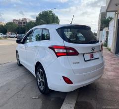 Auto - Hyundai i30 wagon 1.6 crdi comfort