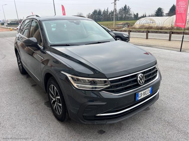 Auto - Volkswagen tiguan 1.5 tsi act life