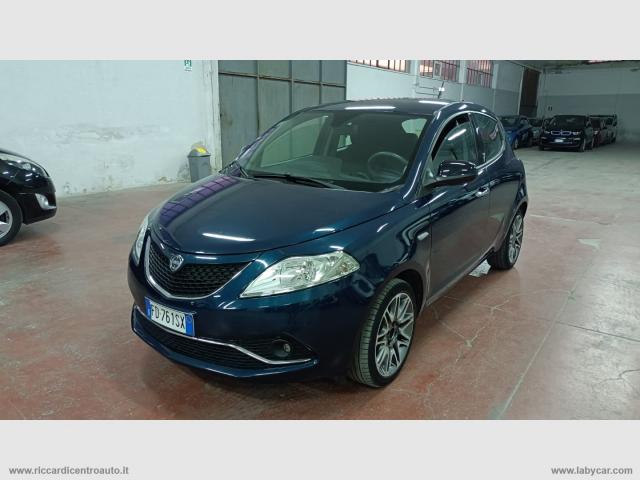 Lancia ypsilon 1.2 69 cv 5p. platinum - navigatore