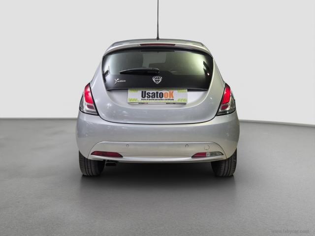 Auto - Lancia ypsilon 1.2 69 cv 5p. gpl silver