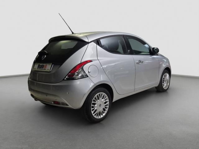 Auto - Lancia ypsilon 1.2 69 cv 5p. gpl silver