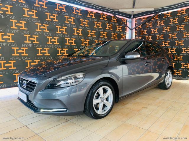 Auto - Volvo v40 d2 1.6 momentum