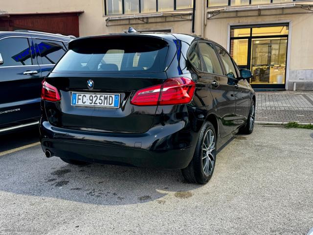 Auto - Bmw 218d active tourer sport